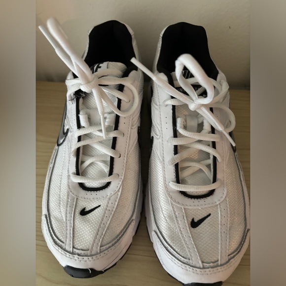 Nike Initiator Shoes - Picture 3 of 5